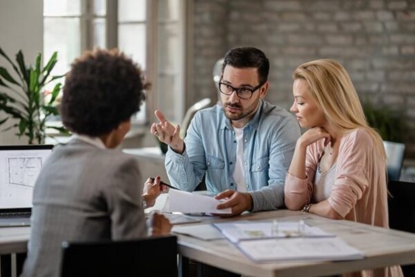 Guest Communication Services That Win 5-Star Reviews
