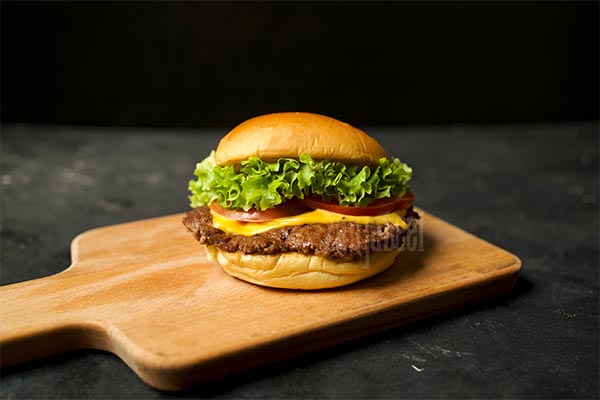 Fusion Food in Qatar: Where Global Flavors Meet Local Taste Burger Restaurant in Qatar